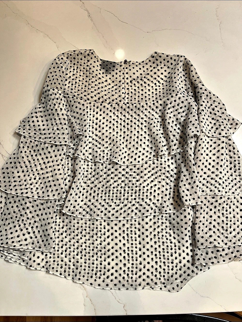 Who What Wear Polka Dot Ruffle Blouse in White & Black Small